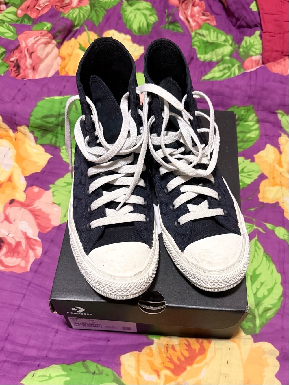 Converse Black & White High Top Shoes unisex W8.5 M6.5